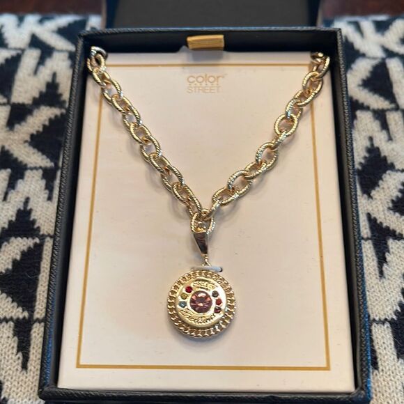 Color Street Circle of Excellence Bracelet. - Picture 2 of 10